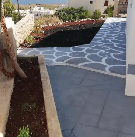 Santorini Seaview Garden - Perfect Location *
